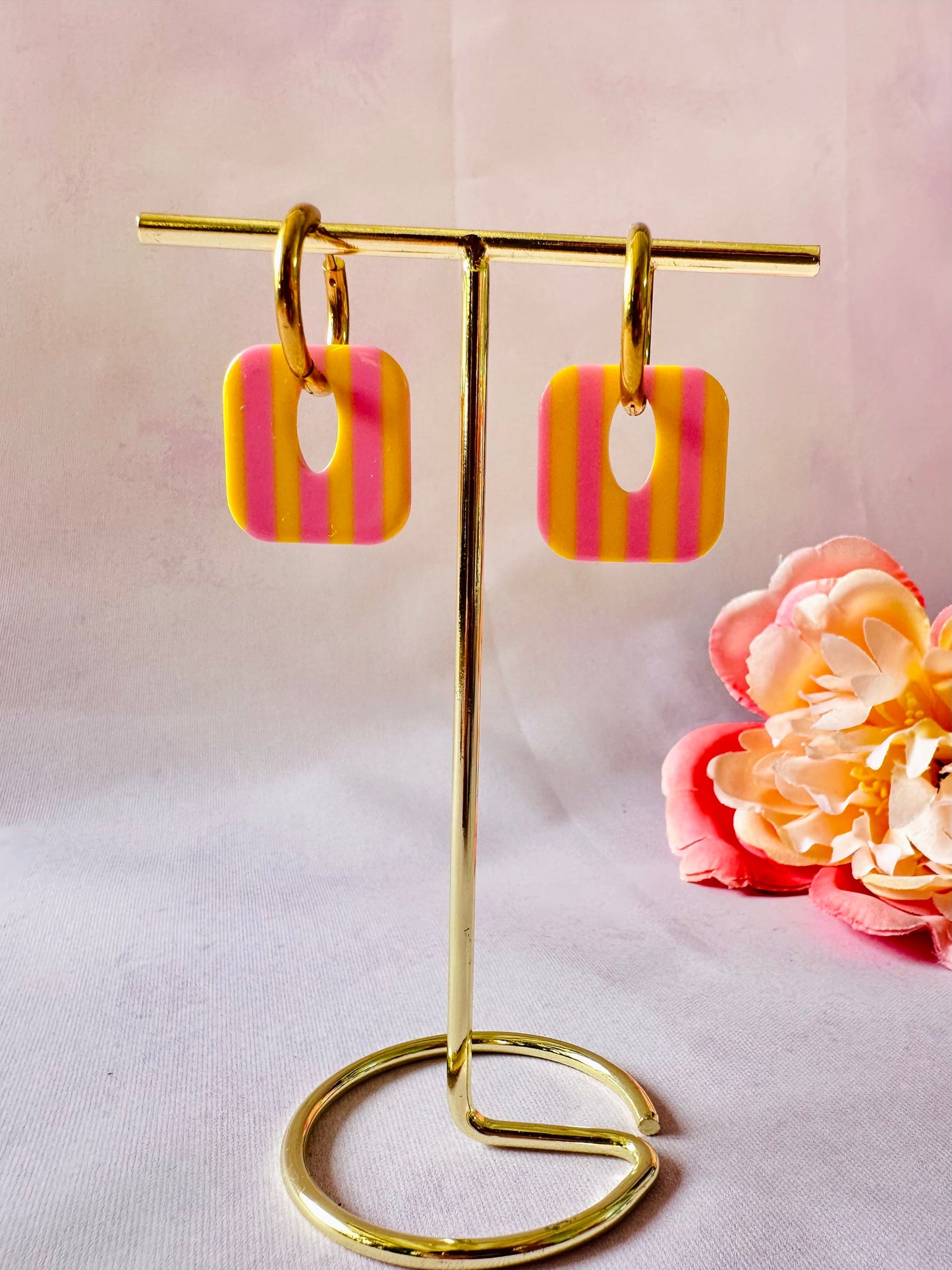Boucles d'oreilles pampilles colorées GIGI - Camilmari Bijoux - Créoles dorées + une paire de pampilles