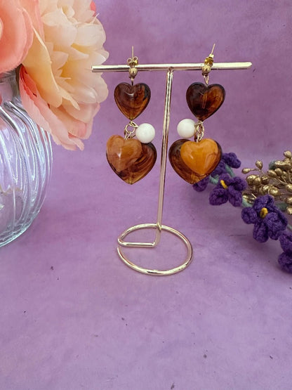 Boucles d’oreilles pendantes cœurs et perles en résine colorée GAÏA - Camilmari Bijoux - Émeraude - camaïeu de vert