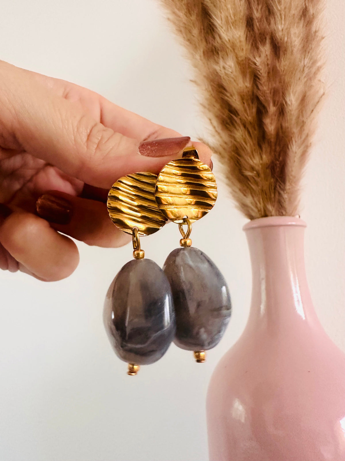 Boucles d'oreilles perles fantaisie APOLLINE - Camilmari Bijoux - Gris fumé