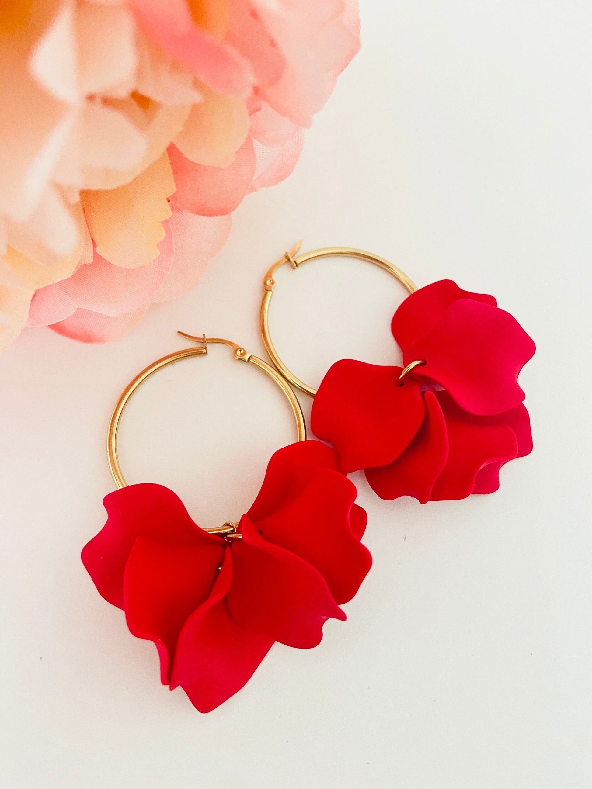 Boucles d’oreilles ROSIE – Grandes créoles fleuries faites main mariage - Camilmari Bijoux - Bleu roi