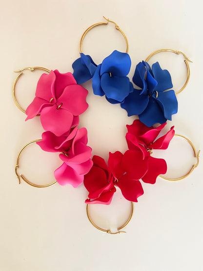 Boucles d’oreilles ROSIE – Grandes créoles fleuries faites main mariage - Camilmari Bijoux - Rose bonbon