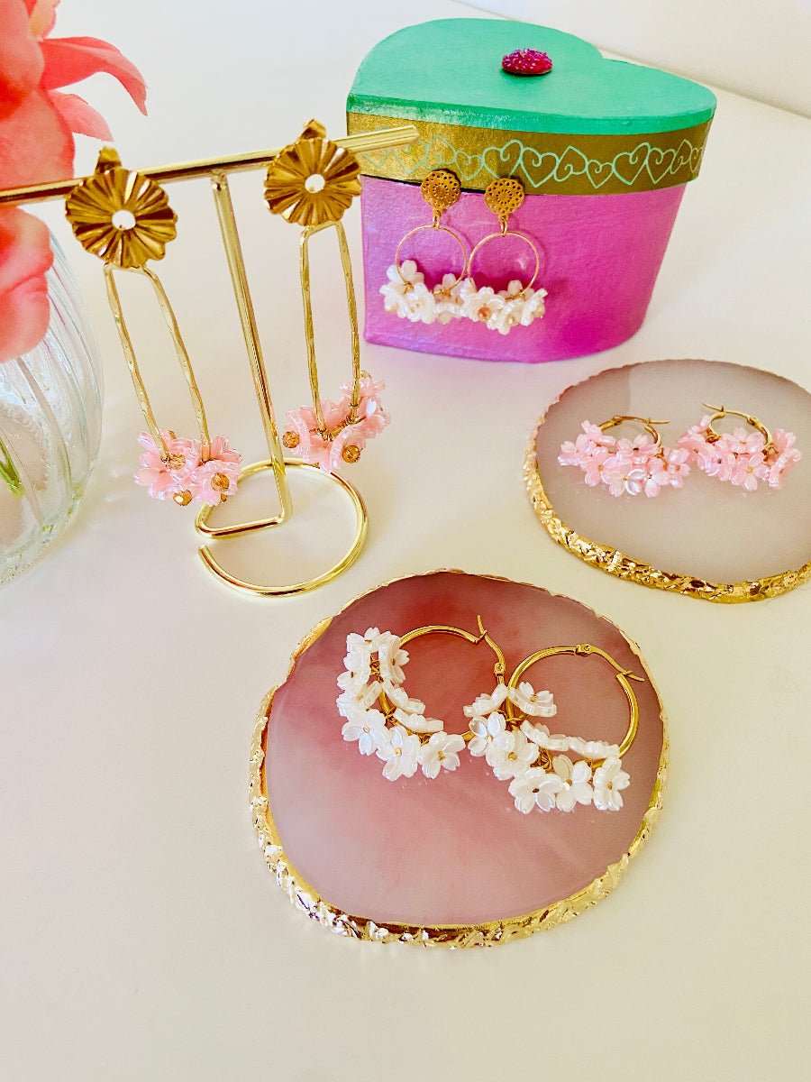 Boucles d’oreilles SAKURA - Camilmari Bijoux - Boucles d’oreilles fleuries rectangulaires