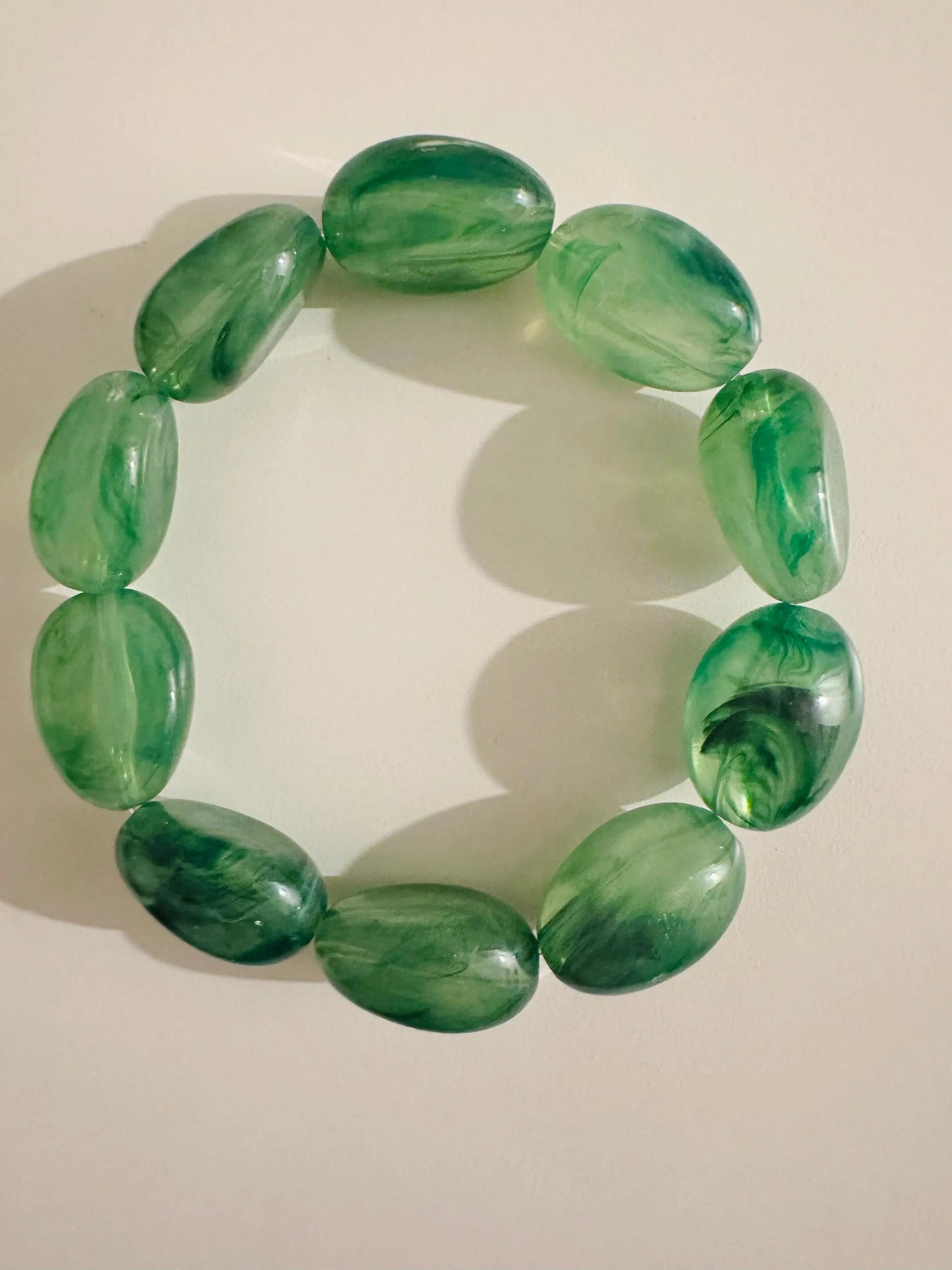 Bracelet CARMEN – Bracelet de perles fantaisie coloré fait main, plusieurs coloris - Camilmari Bijoux - Vert mousse