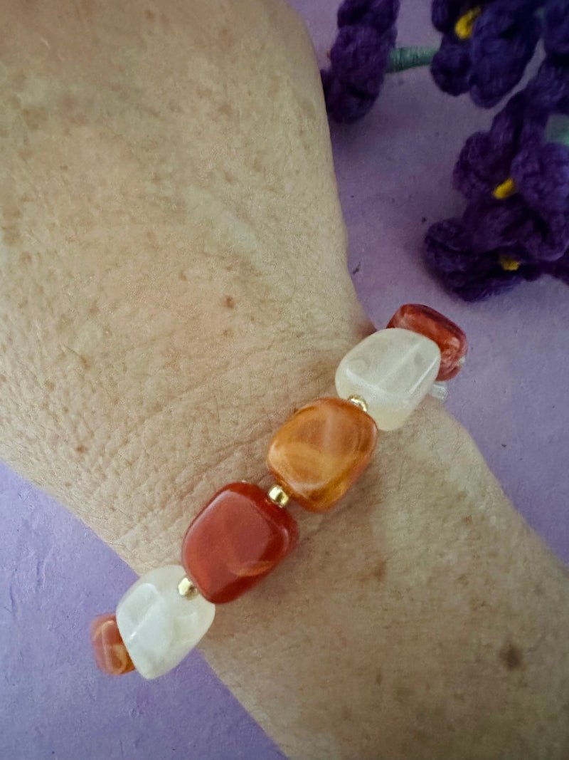 Bracelet de perles rectangulaires élastique aux tons marrons et écru ALMA - Camilmari Bijoux - 16 cm