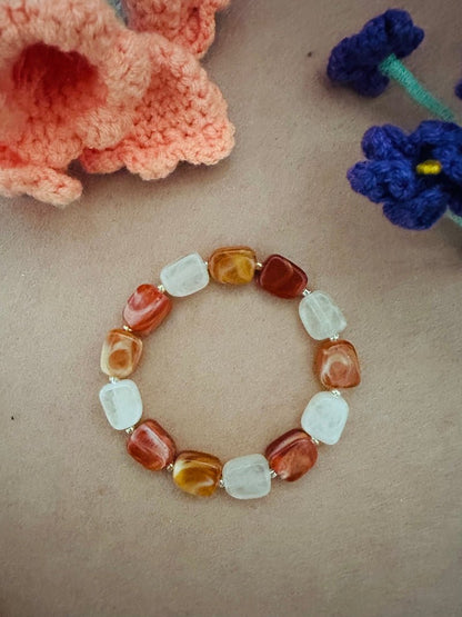 Bracelet de perles rectangulaires élastique aux tons marrons et écru ALMA - Camilmari Bijoux - 16 cm