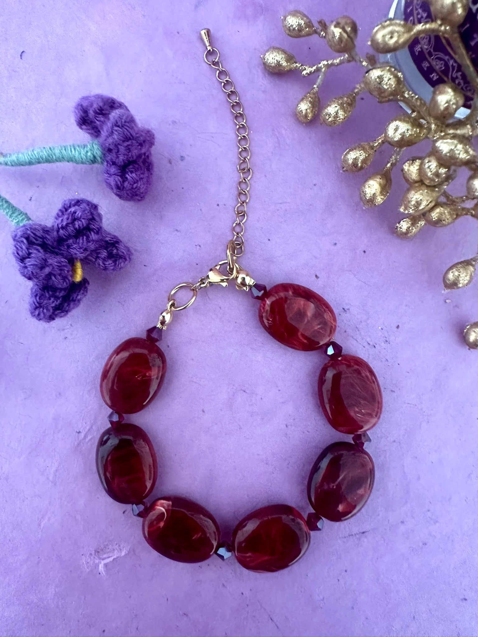 Bracelet OLIVIE – Bracelet de perles ovales vert olive ou rouge bordeaux - Camilmari Bijoux - Rouge bordeaux