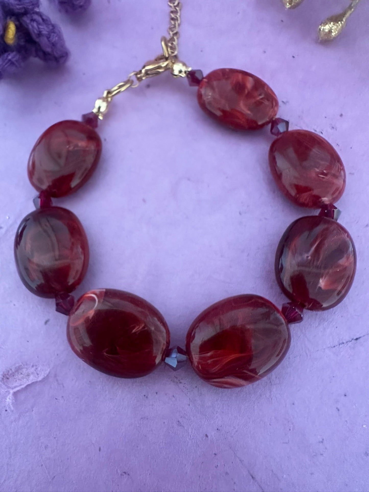 Bracelet OLIVIE – Bracelet de perles ovales vert olive ou rouge bordeaux - Camilmari Bijoux - Vert olive