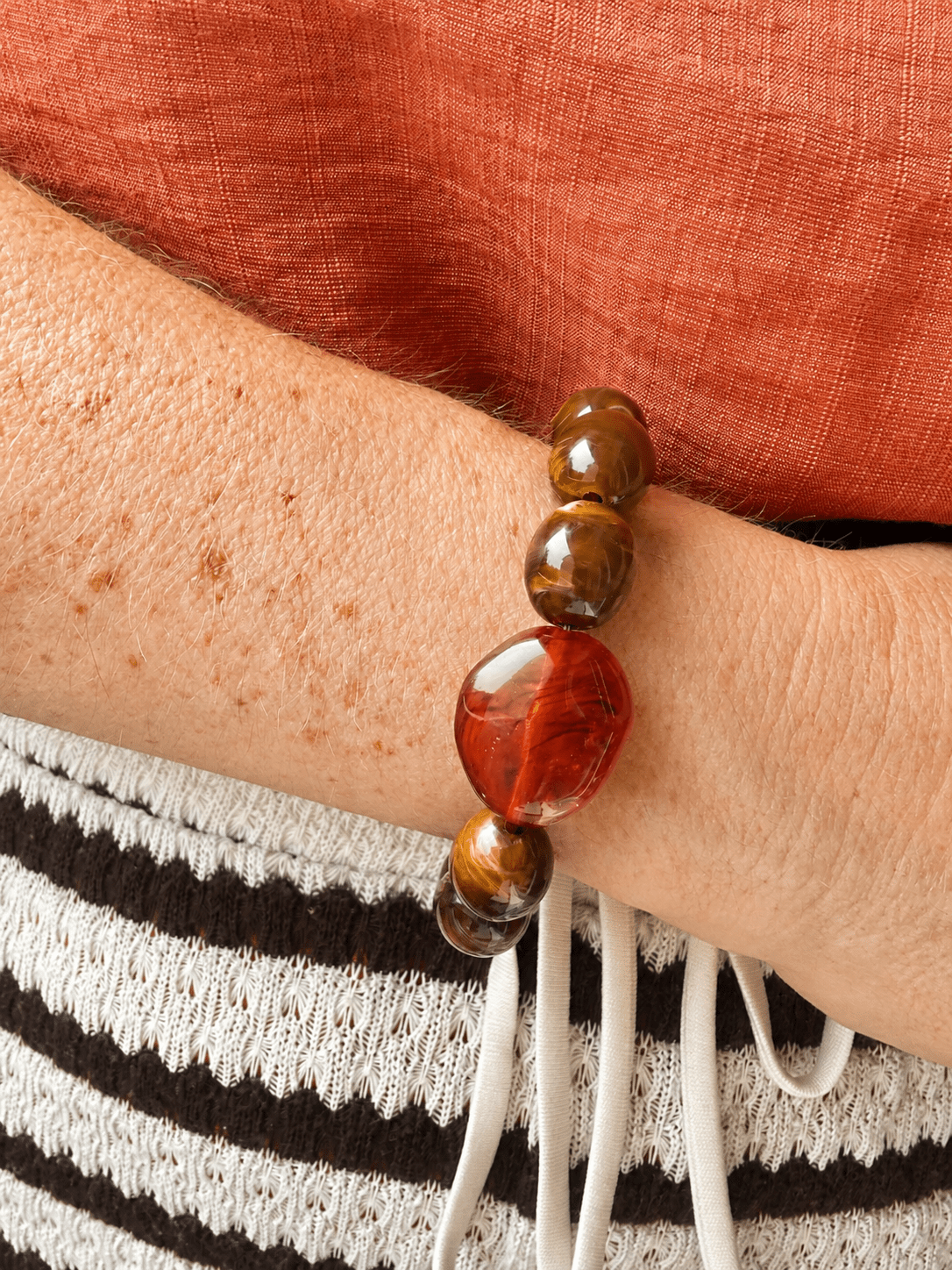Bracelet perles fantaisie APOLLINE - Camilmari Bijoux - Chocolat & Ambre