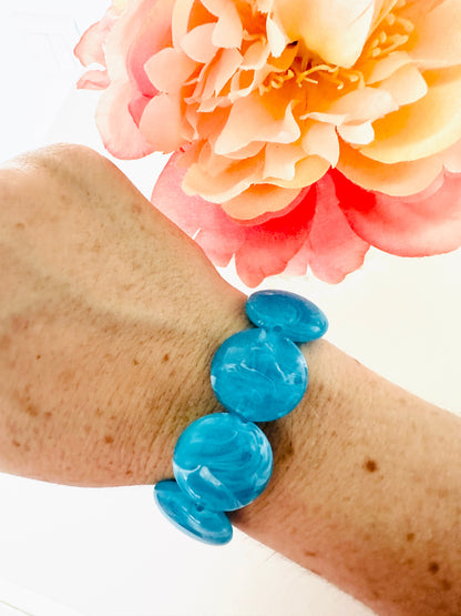 Bracelet SIENNA - Bracelet coloré élastique en perles plates fait main - Camilmari Bijoux - Bleu ciel diamètre 16 cm