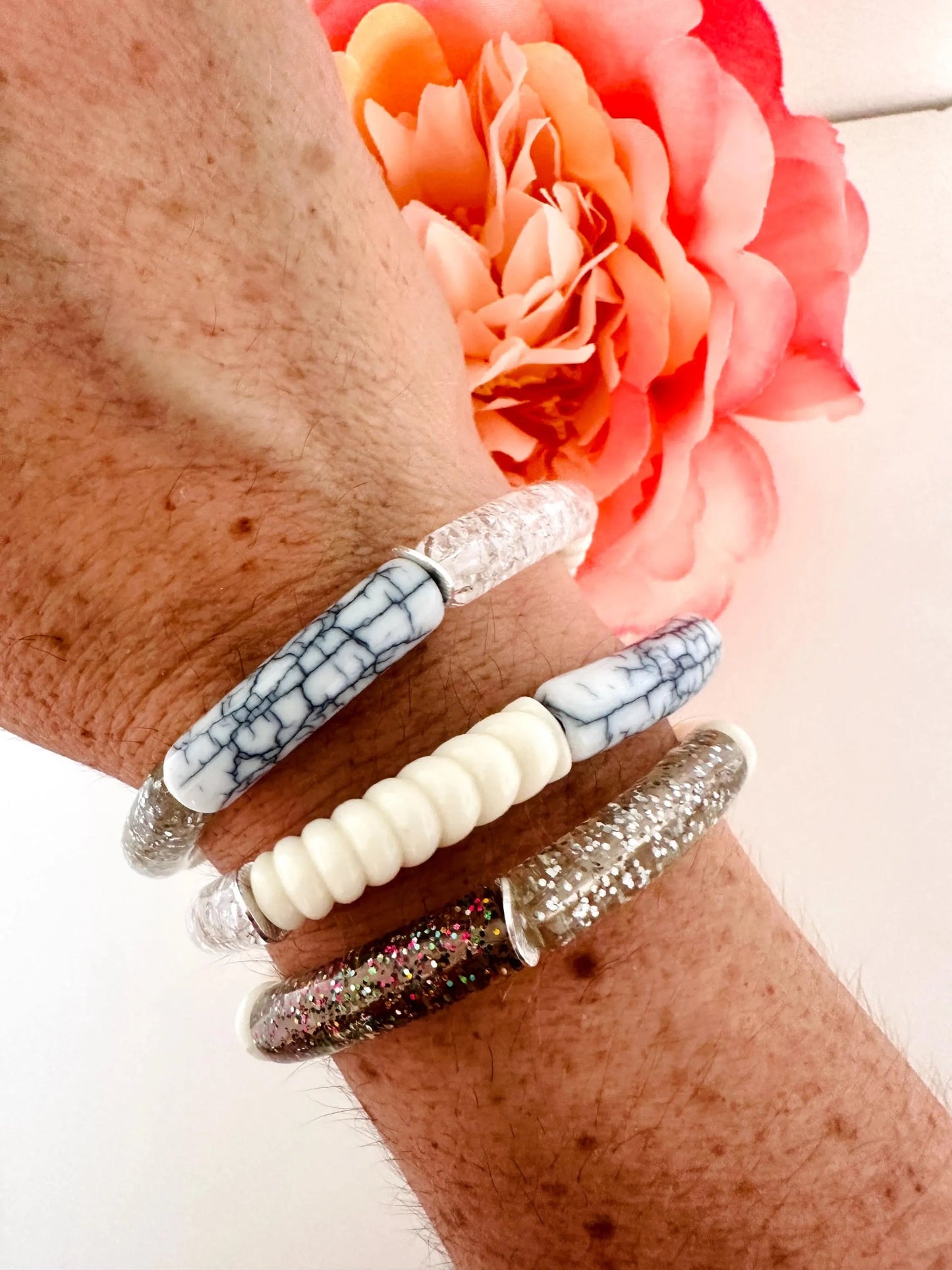 Bracelet VALENTINE en perles tubes acrylique, élastique fait main - Camilmari Bijoux - 3