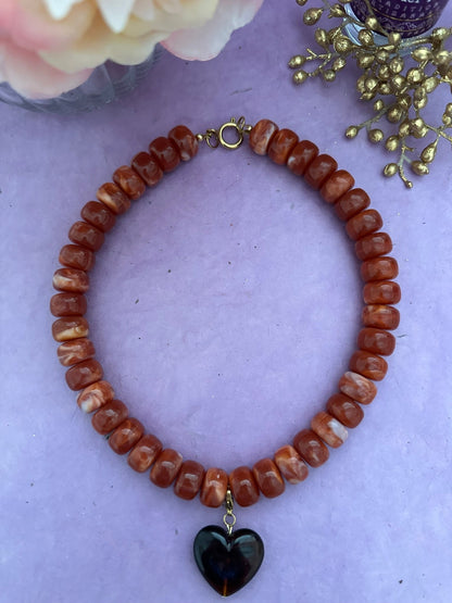 Coffret cadeau collier coeur CLAUDIE – Collier de perles coloré avec ses 3 pendentifs cœurs amovibles - Camilmari Bijoux - Composition sur mesure de votre choix