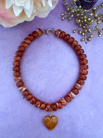 Coffret cadeau collier coeur CLAUDIE – Collier de perles coloré avec ses 3 pendentifs cœurs amovibles - Camilmari Bijoux - Composition sur mesure de votre choix