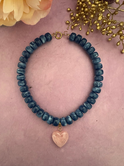 Coffret cadeau collier coeur CLAUDIE – Collier de perles coloré avec ses 3 pendentifs cœurs amovibles - Camilmari Bijoux - Composition sur mesure de votre choix