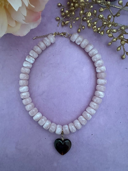 Coffret cadeau collier coeur CLAUDIE – Collier de perles coloré avec ses 3 pendentifs cœurs amovibles - Camilmari Bijoux - Composition sur mesure de votre choix