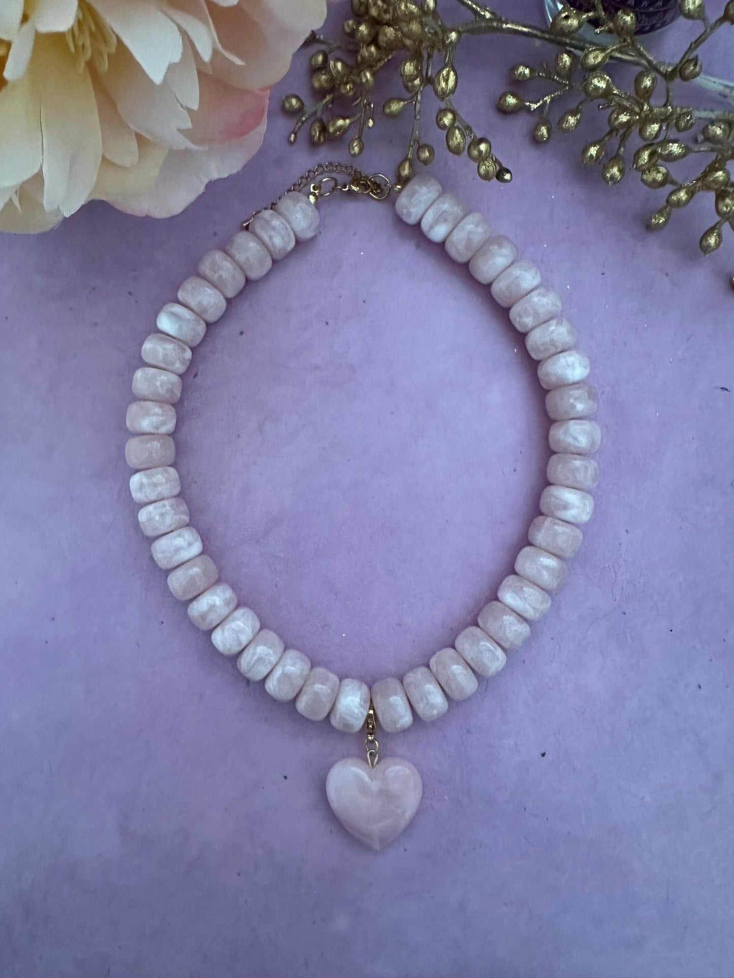 Coffret cadeau collier coeur CLAUDIE – Collier de perles coloré avec ses 3 pendentifs cœurs amovibles - Camilmari Bijoux - Composition sur mesure de votre choix