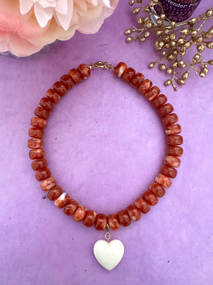 Coffret cadeau collier coeur CLAUDIE – Collier de perles coloré avec ses 3 pendentifs cœurs amovibles - Camilmari Bijoux - Composition sur mesure de votre choix