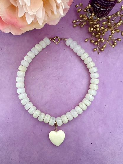 Coffret cadeau collier coeur CLAUDIE – Collier de perles coloré avec ses 3 pendentifs cœurs amovibles - Camilmari Bijoux - Composition sur mesure de votre choix