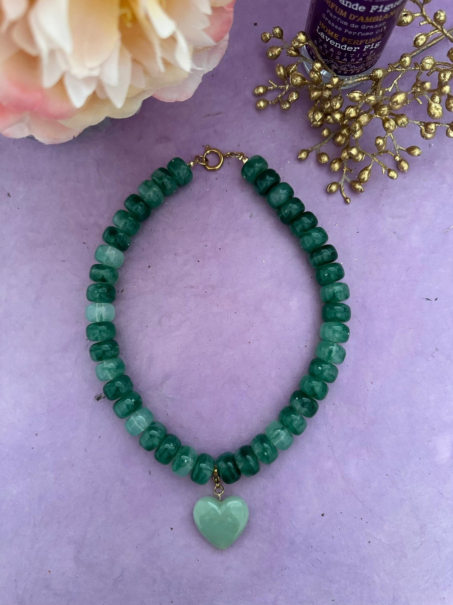 Coffret cadeau collier coeur CLAUDIE – Collier de perles coloré avec ses 3 pendentifs cœurs amovibles - Camilmari Bijoux - Composition sur mesure de votre choix