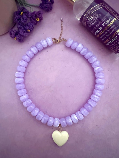Coffret cadeau collier coeur CLAUDIE - Camilmari Bijoux - Collier lilas avec cœurs lilas rose pâle et écru