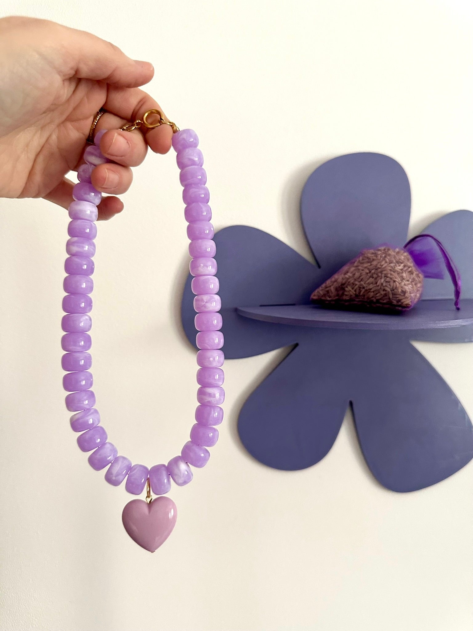 Collier avec coeur CLAUDIE - Camilmari Bijoux - Lilas avec coeur lilas