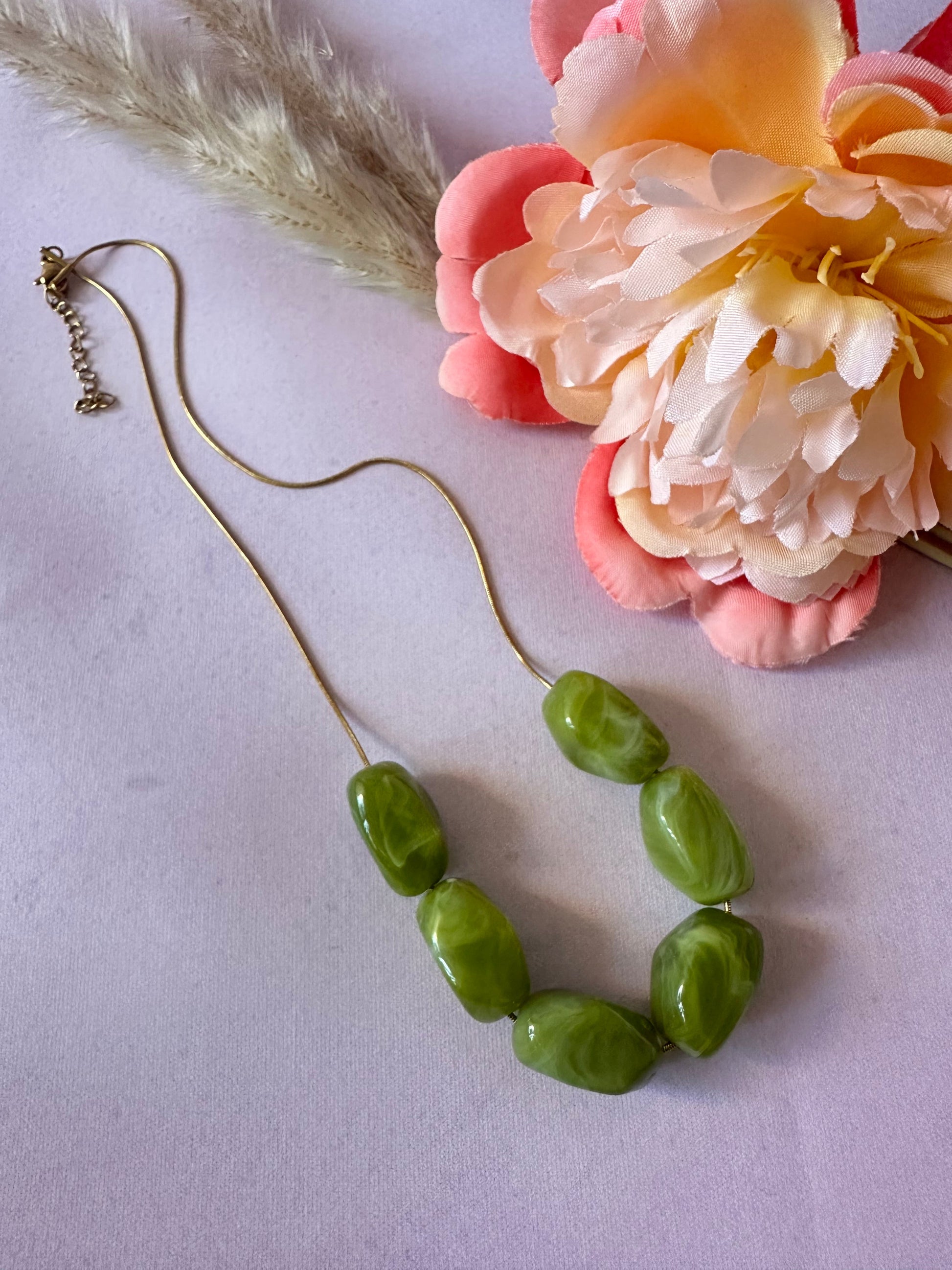 Collier chaine et perles MELIE - Camilmari Bijoux - Vert olive