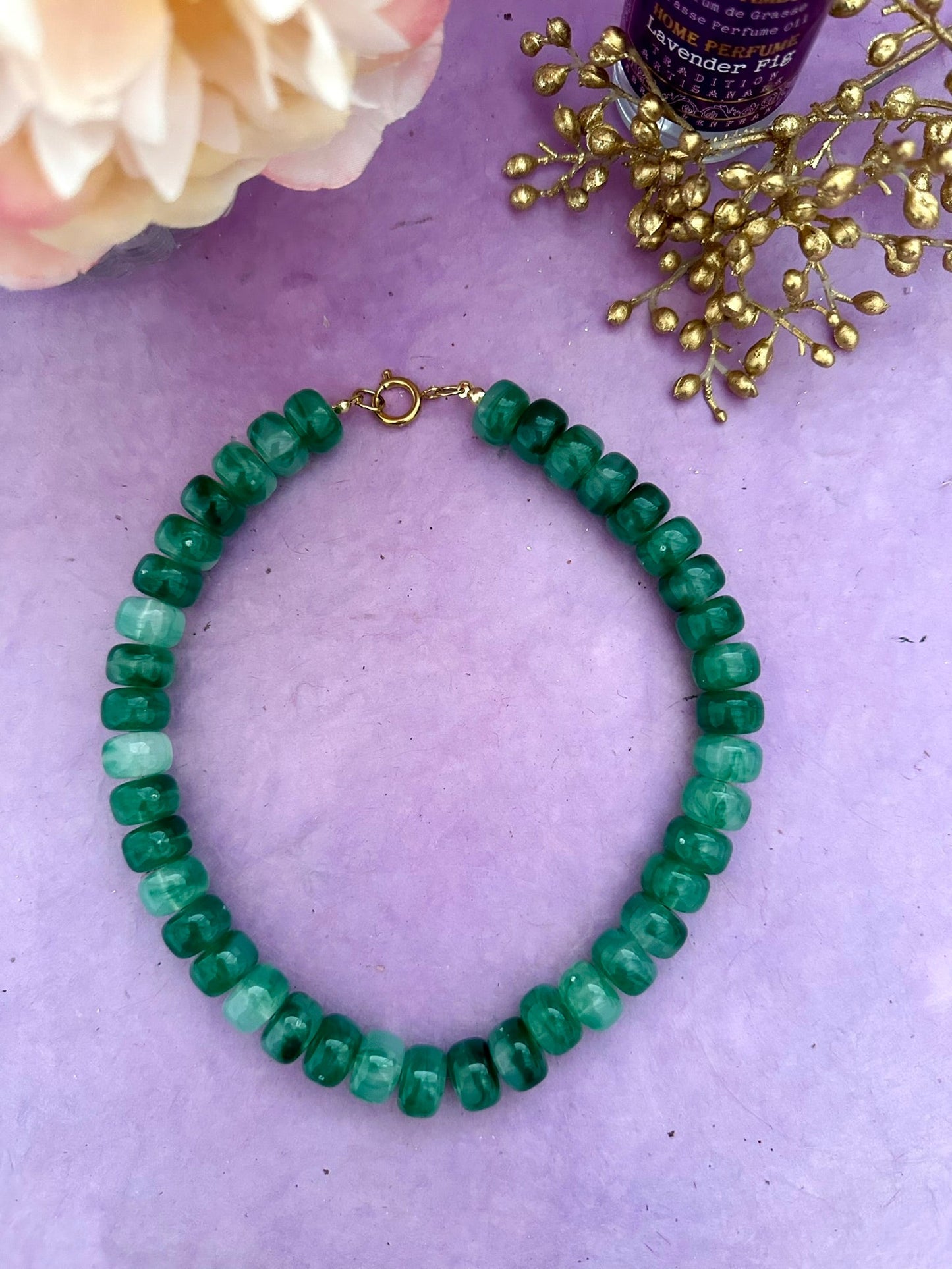 Collier CLAUDIA – Collier de perles coloré et moderne - Camilmari Bijoux - Vert intense marbré
