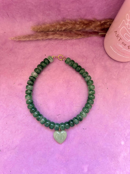 Collier cœur CLAUDIE – Collier de perles coloré fait main et personnalisable - Camilmari Bijoux - Vert intense marbré avec cœur vert lichen
