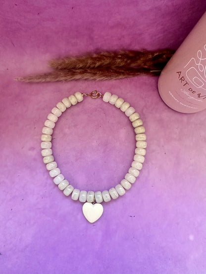 Collier cœur CLAUDIE – Collier de perles coloré fait main et personnalisable - Camilmari Bijoux - Écru marbré avec cœur écru