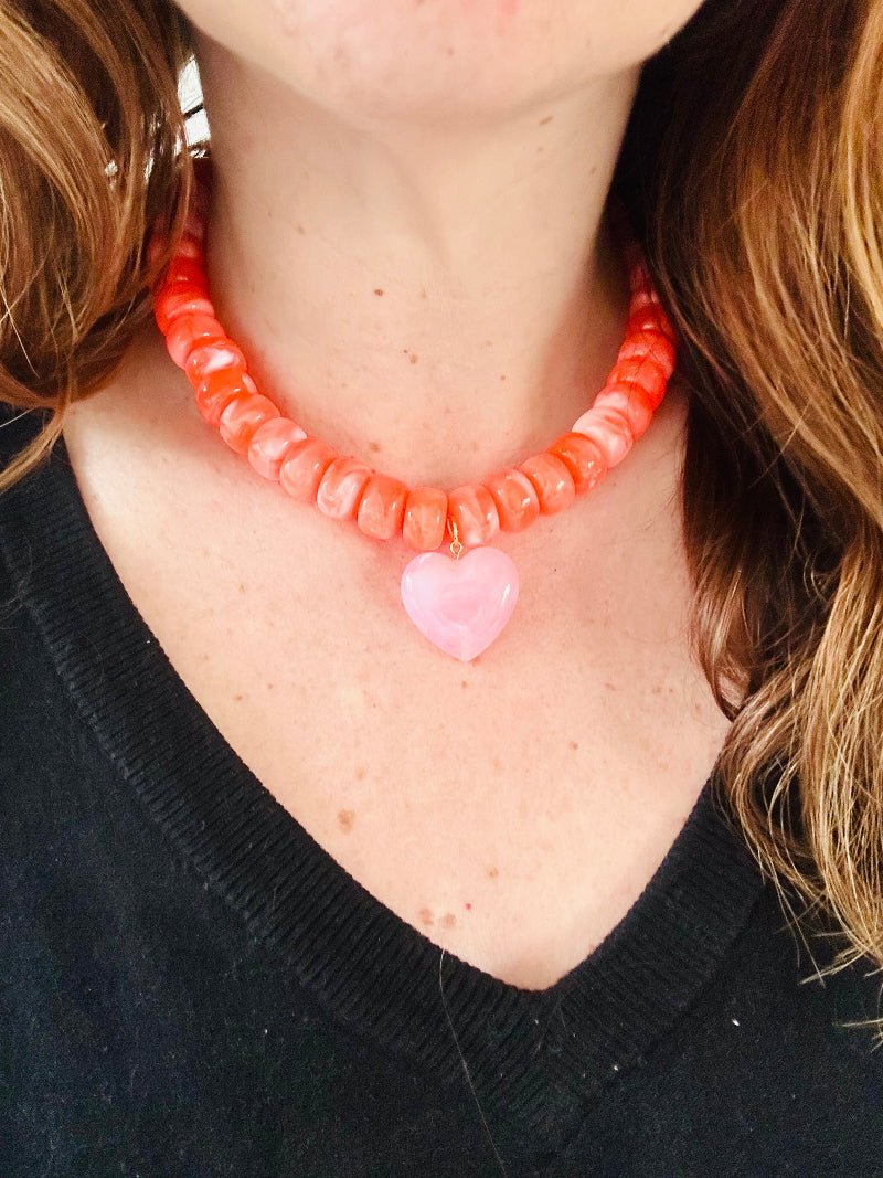 Collier cœur CLAUDIE – Collier de perles coloré fait main et personnalisable - Camilmari Bijoux - Sur mesure - coloris de perles et de cœur au choix