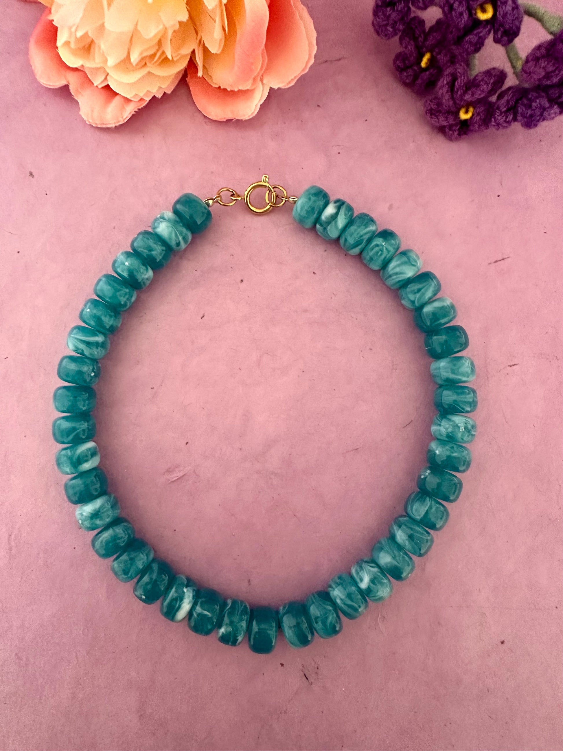 Collier coloré CLAUDIA en acrylique - Camilmari Bijoux - Bleu canard marbré