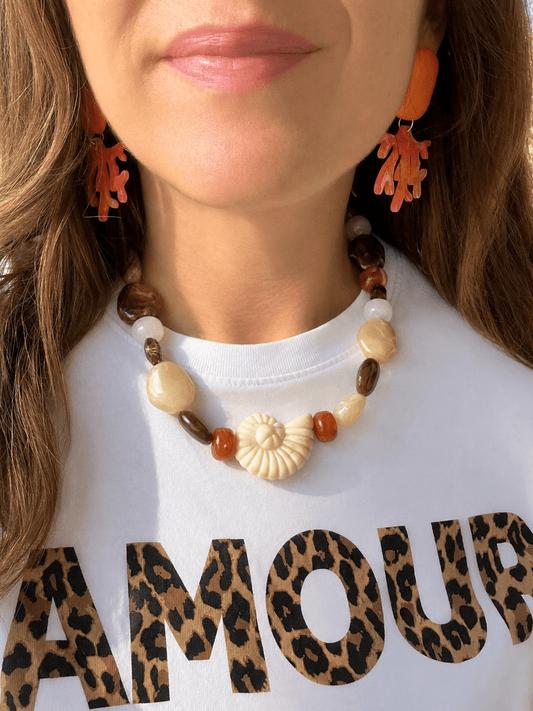 Collier coquillage beige marron EMILIA - Camilmari Bijoux - Fermoir bouée sans chaînette