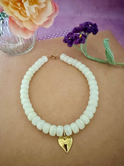 Collier de perles blanc et cœur doré CLARA - Camilmari Bijoux - Fermoir bouée sans chainette d'extension