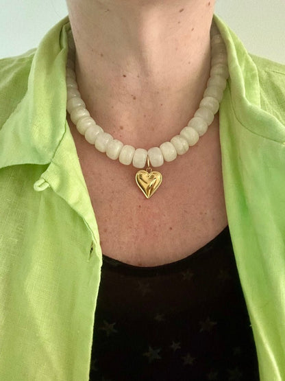 Collier de perles blanc et cœur doré CLARA - Camilmari Bijoux - Fermoir bouée sans chainette d'extension