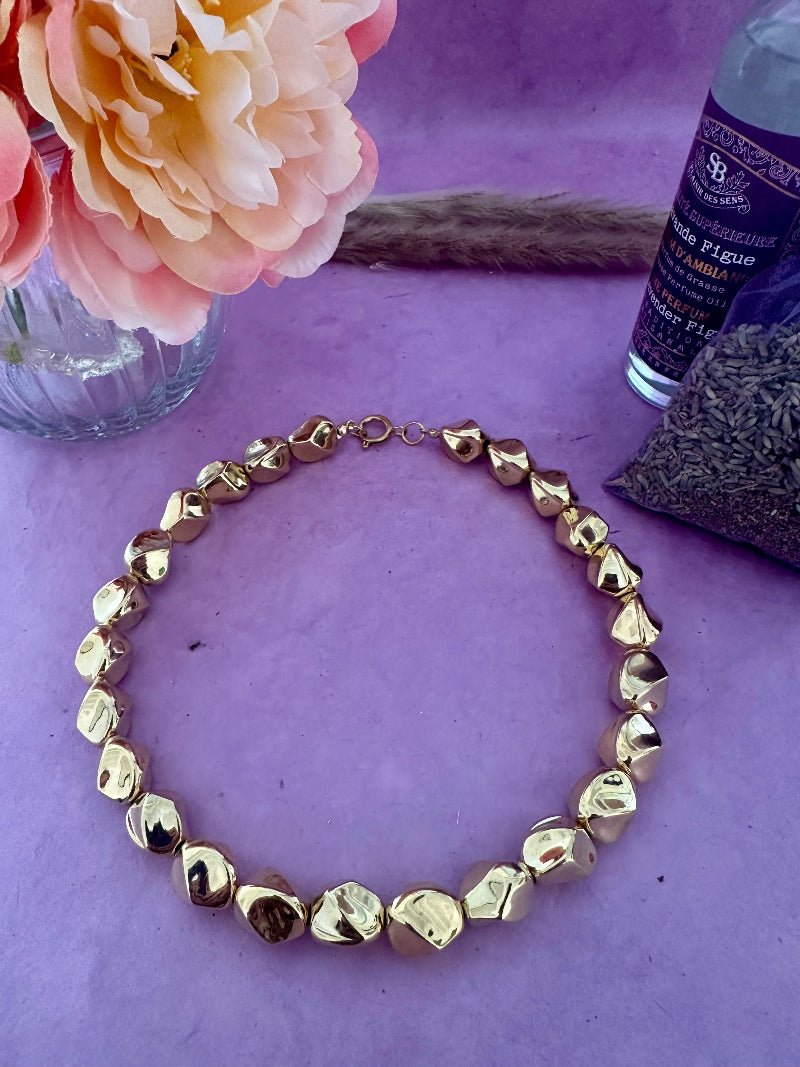 Collier de perles dorées torsadées en acrylique brillant DAPHNÉ - Camilmari Bijoux - 