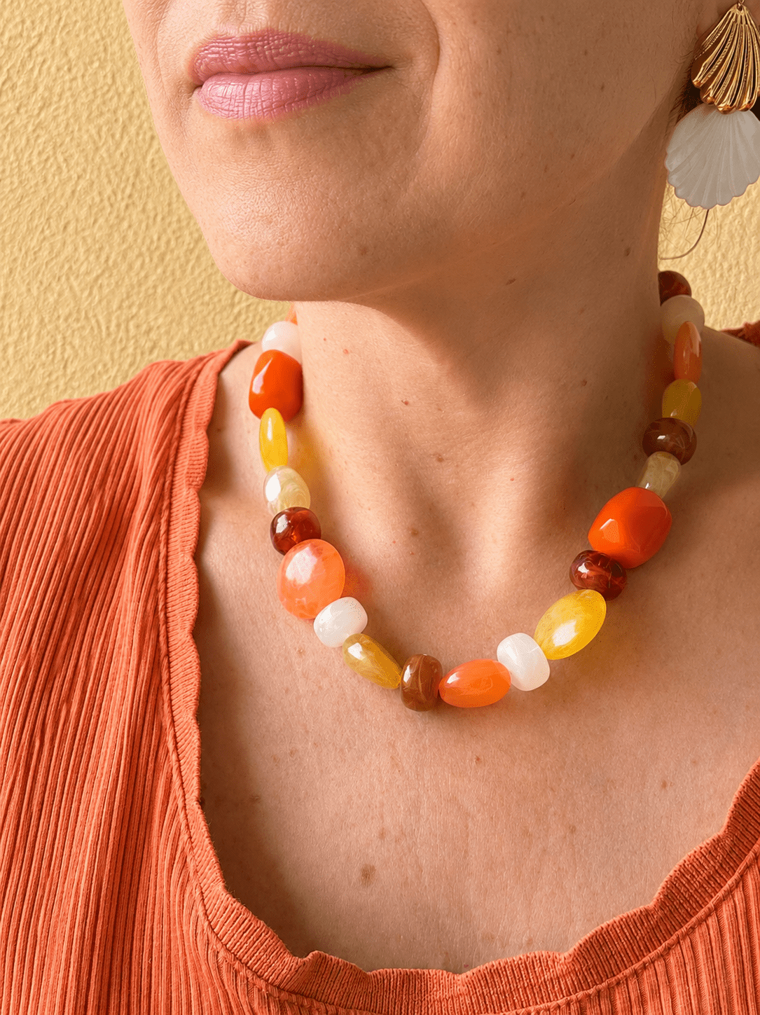 Collier fantaisie orange PAPAYA - Camilmari Bijoux - Fermoir bouée sans chaînette d'extension