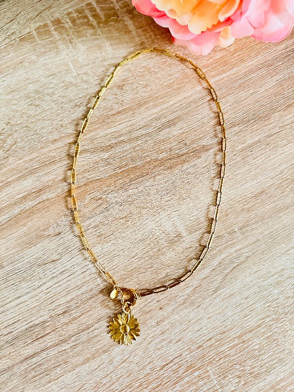 Collier LILY – Maille rectangle dorée et pendentif cœur personnalisable - Camilmari Bijoux - Collier + pendentif cercle evidé