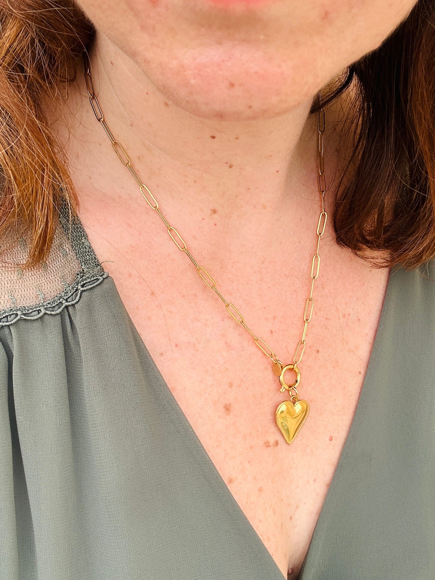 Collier LILY – Maille rectangle dorée et pendentif cœur personnalisable - Camilmari Bijoux - Collier + pendentif petit cœur