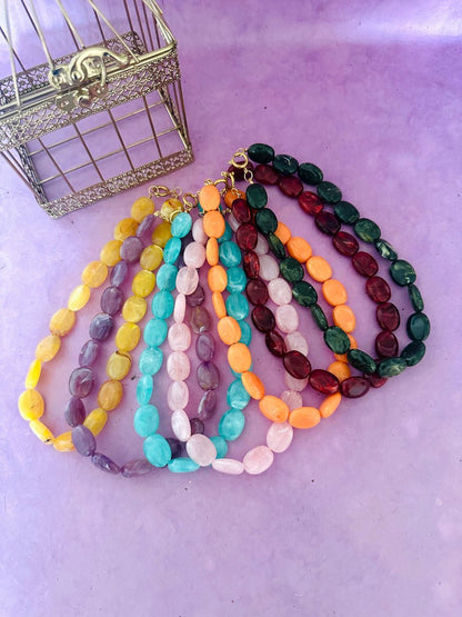 Collier OLIVIA – Collier de perles ovales colorées en acrylique fait main - Camilmari Bijoux - Rouge bordeaux