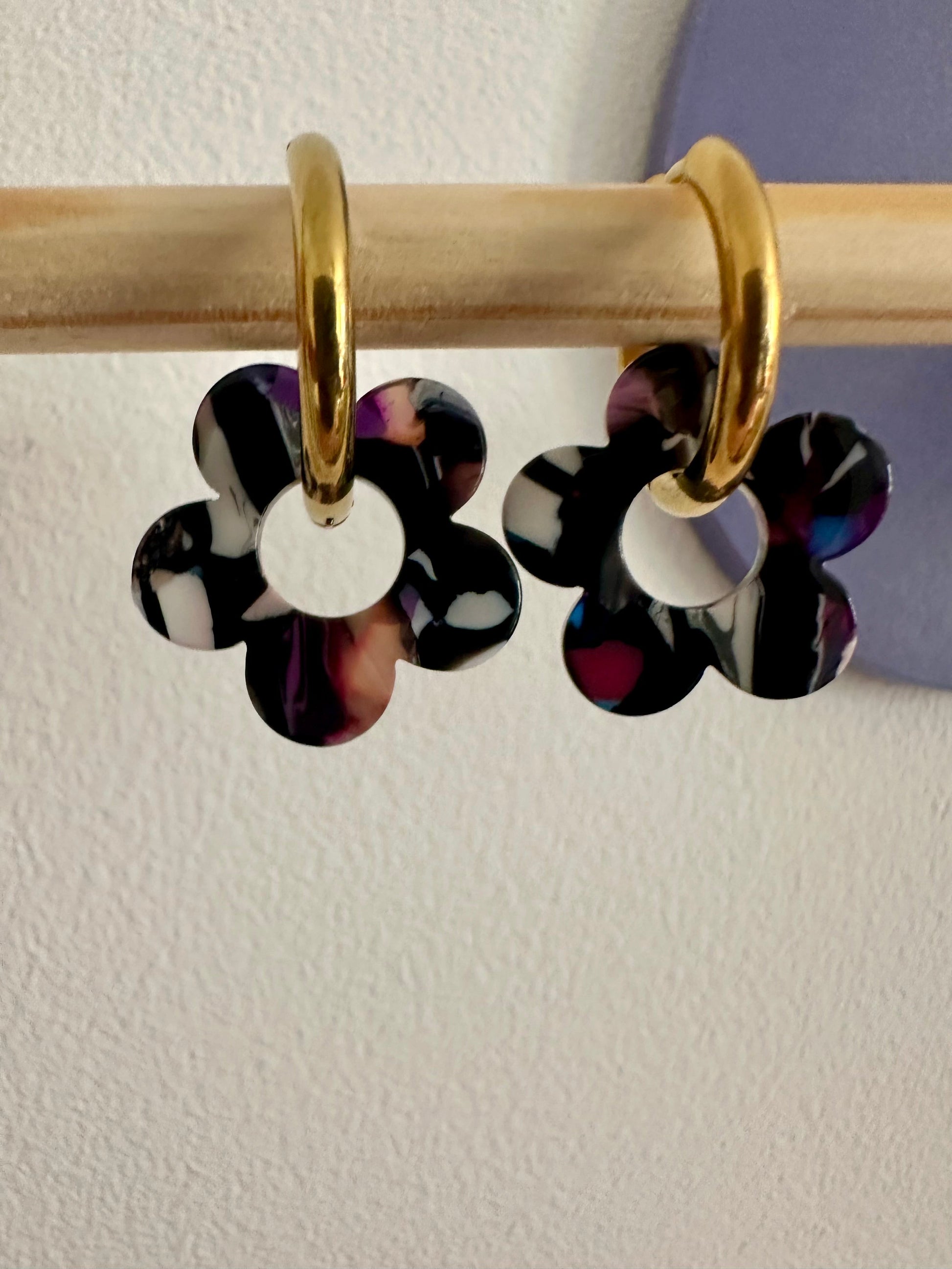 Créoles avec pampilles ELIETTE - Camilmari Bijoux - Créoles dorées avec une paire de pampilles fleurs