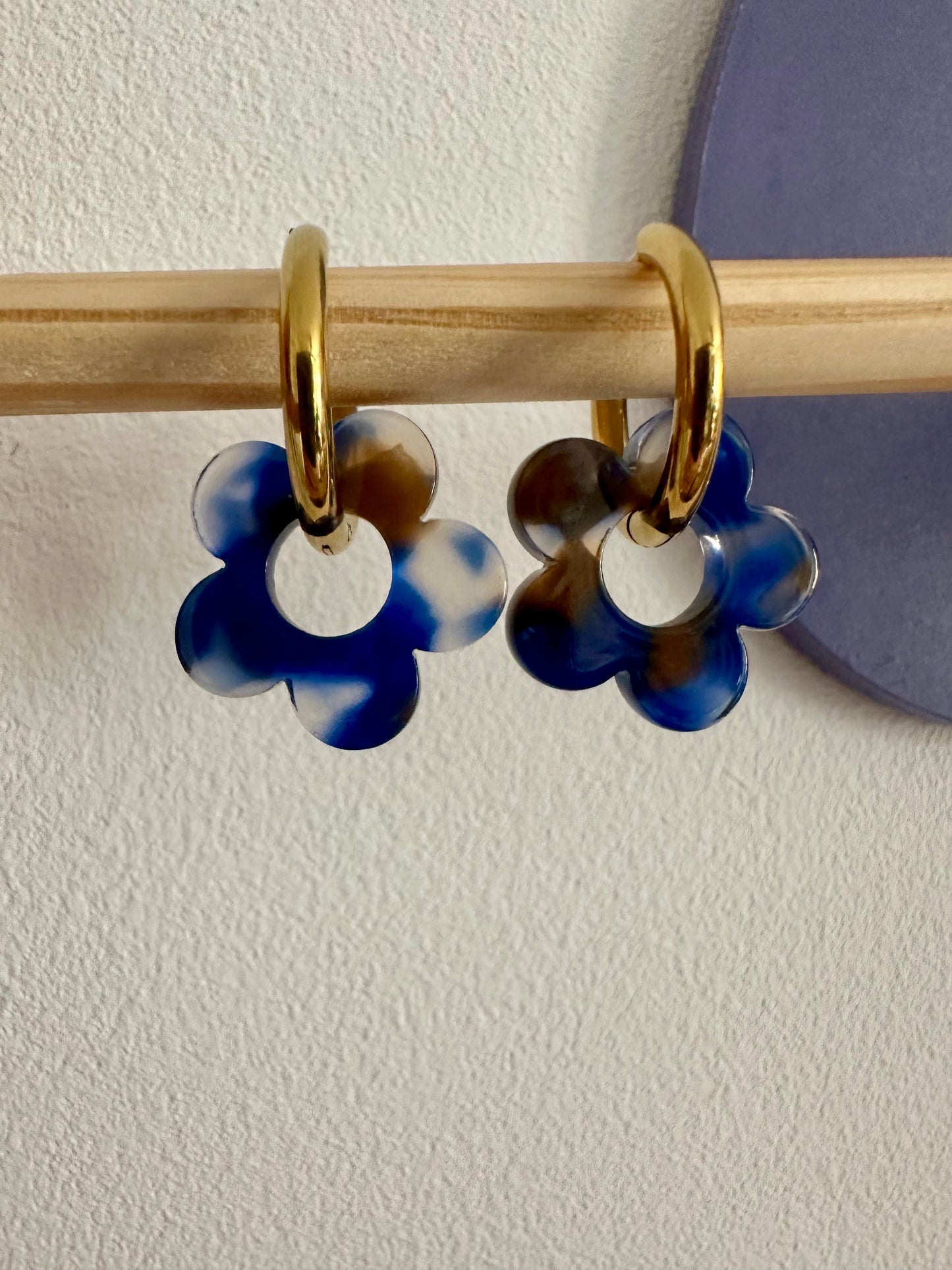 Créoles avec pampilles ELIETTE - Camilmari Bijoux - Créoles dorées avec une paire de pampilles fleurs