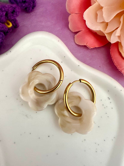 Créoles fleurs colorées SOFIA - Camilmari Bijoux - Créoles rondes + Fleurs