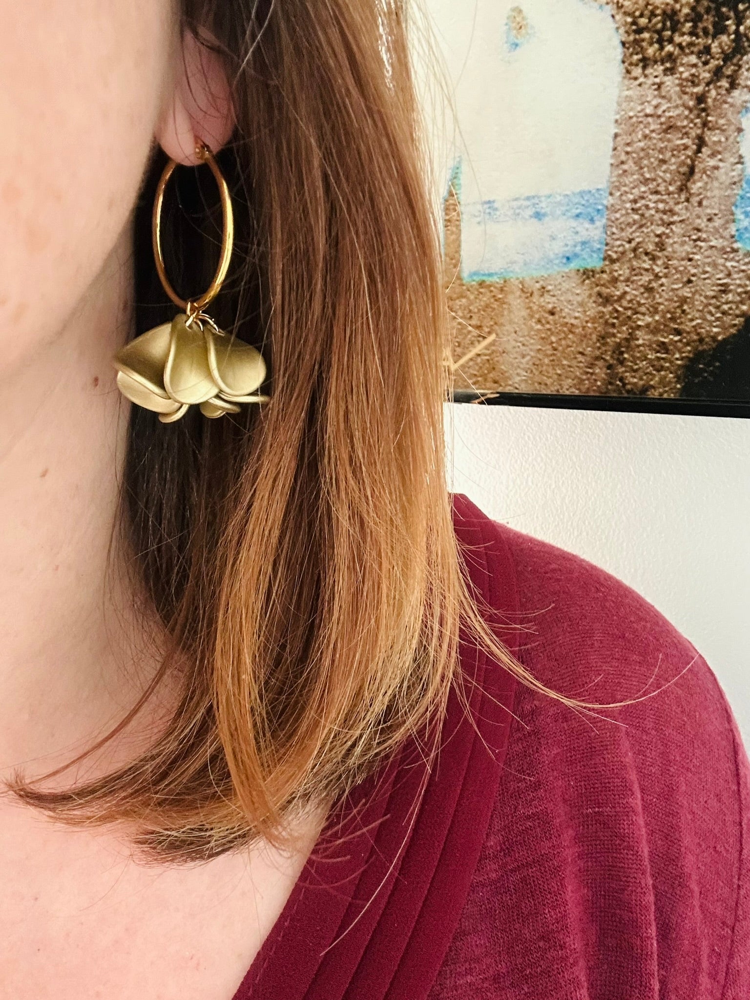 Créoles fleurs DIVA – Boucles d'oreilles pétales dorés - Camilmari Bijoux - Créoles dorées 30 mm + Suspensions de pétales