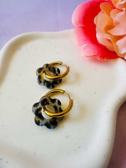 Créoles fleurs interchangeables LAURETTE - Camilmari Bijoux - Créoles dorées avec une paire de pampilles fleurs