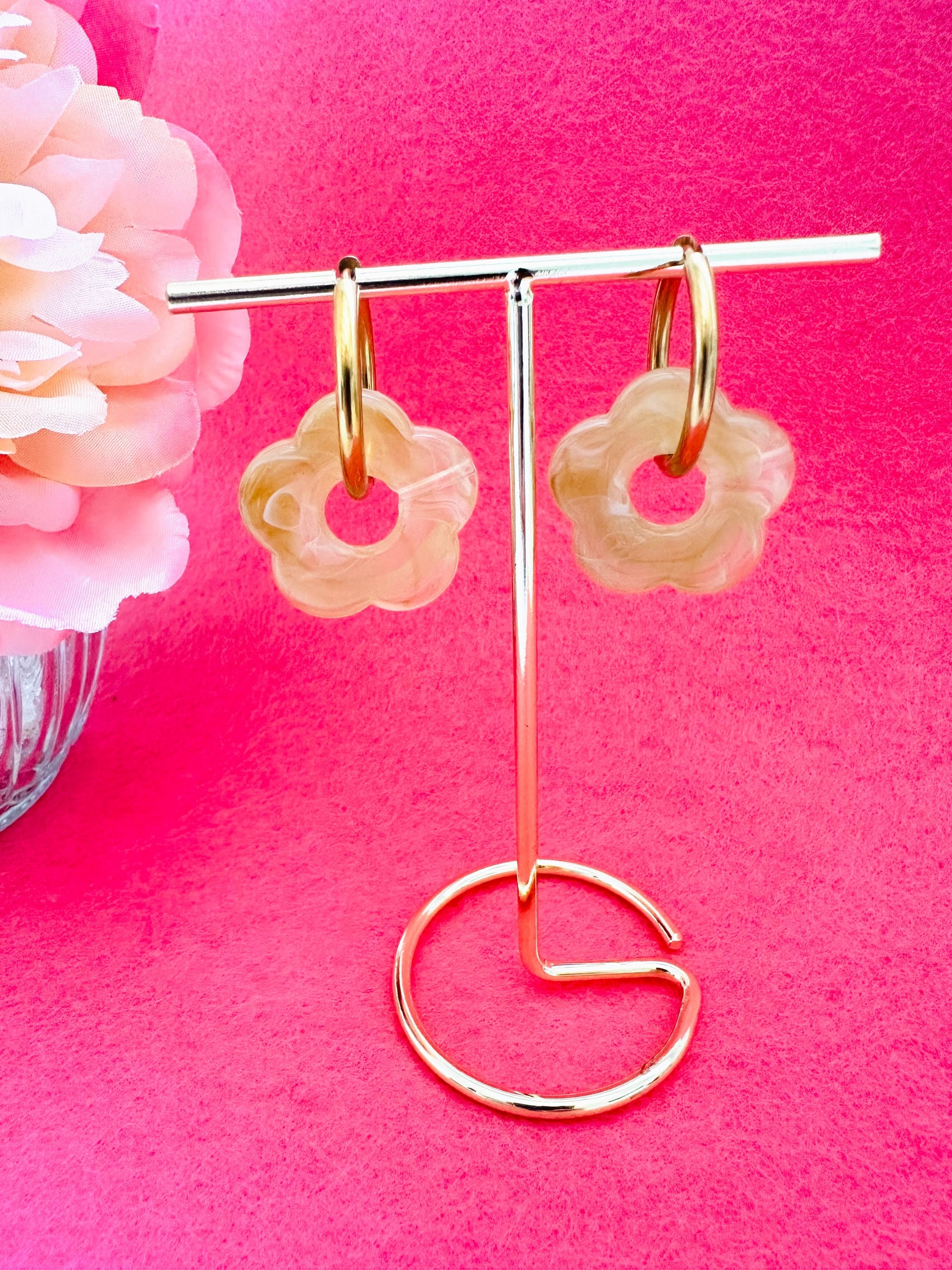 Créoles fleurs SOFIA – Boucles d'oreilles fleuries personnalisables et interchangeables - Camilmari Bijoux - Créoles rondes + Fleurs