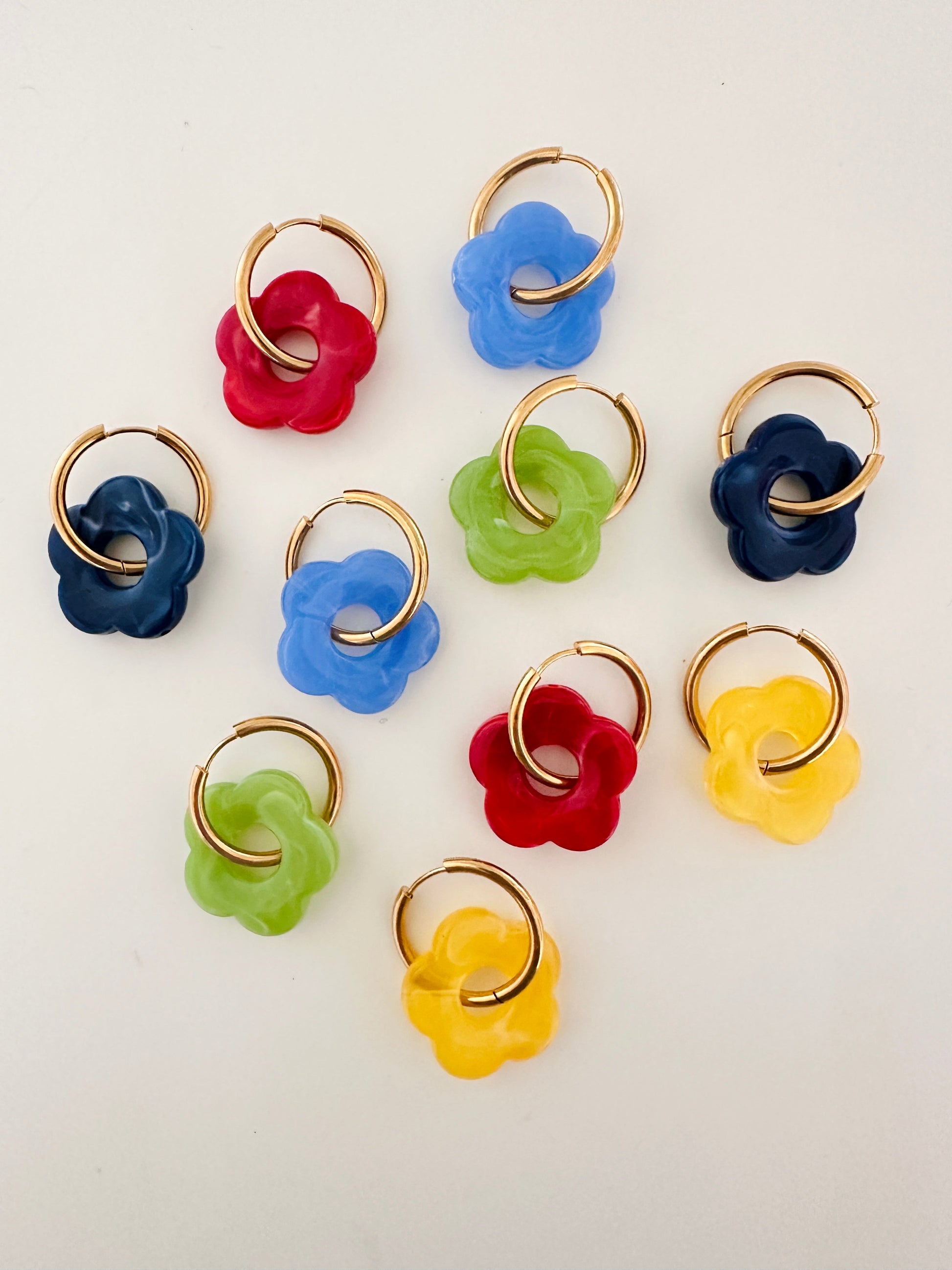 Créoles fleurs SOFIA – Boucles d'oreilles fleuries personnalisables et interchangeables - Camilmari Bijoux - Créoles rondes + Fleurs