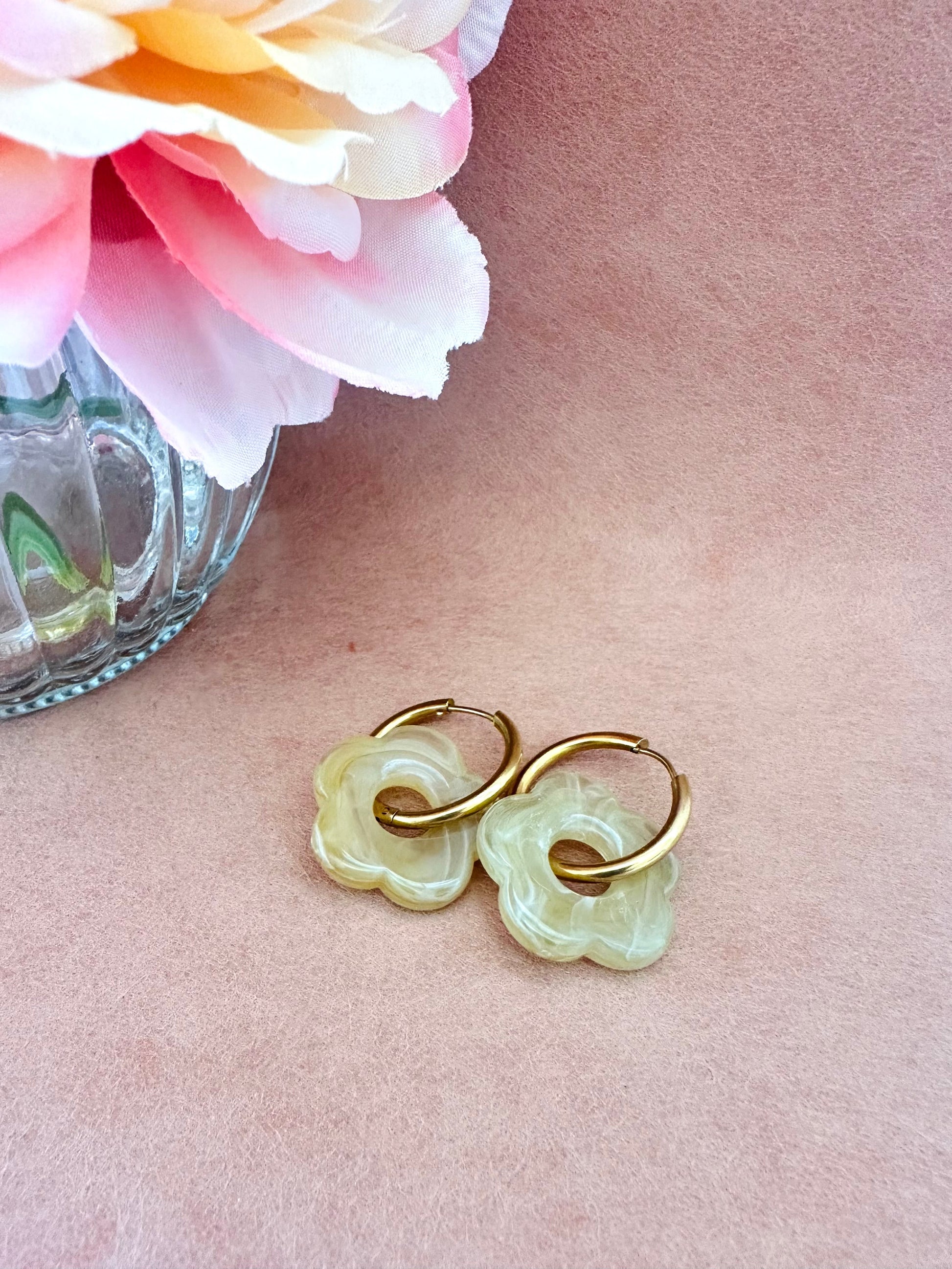 Créoles fleurs SOFIA – Boucles d'oreilles fleuries personnalisables et interchangeables - Camilmari Bijoux - Créoles rondes + Fleurs