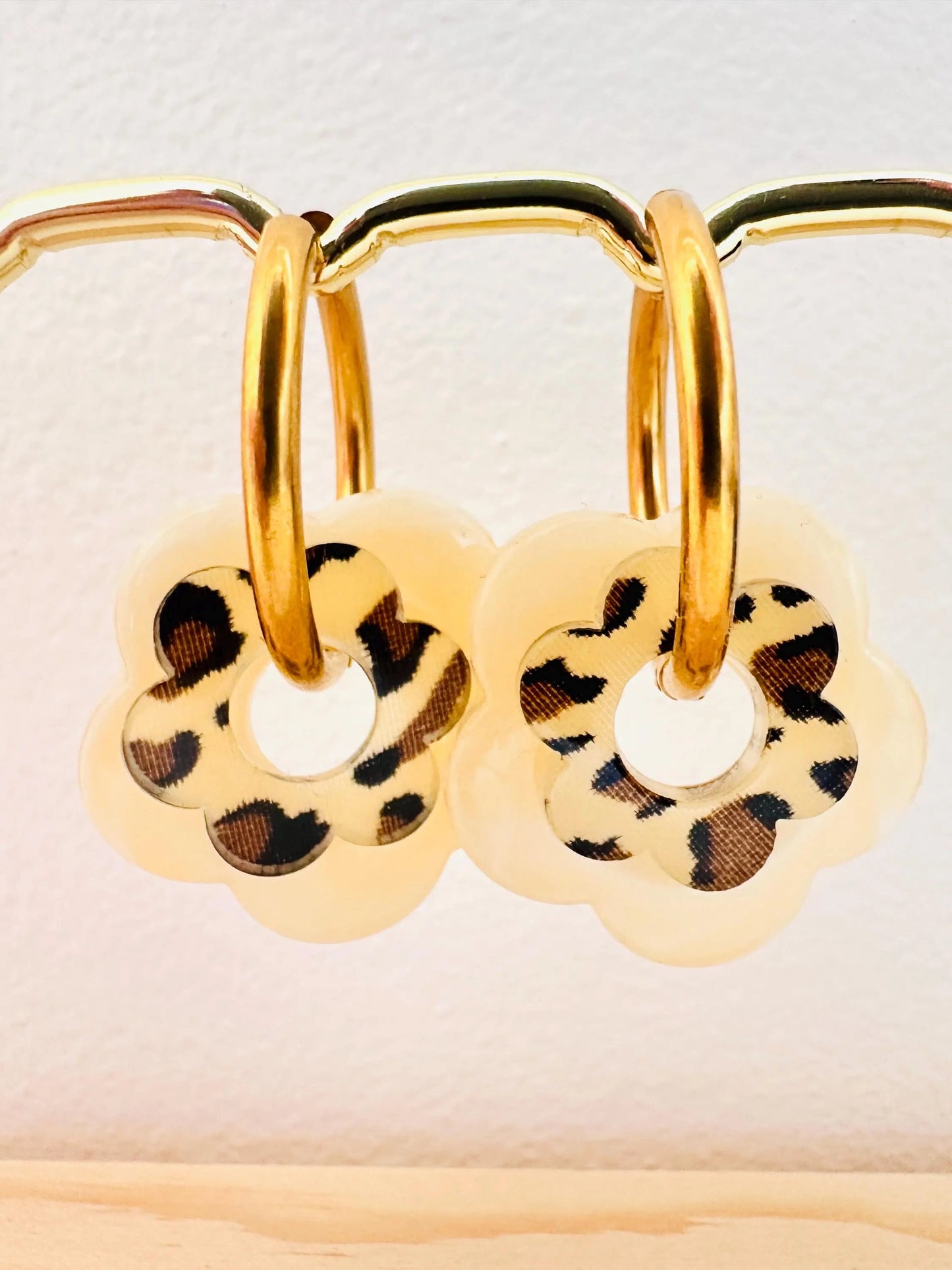 Créoles fleurs superposées et interchangeables SOFIANA - Camilmari Bijoux - Créoles et pampilles fleurs bleu marine et bleu pailleté