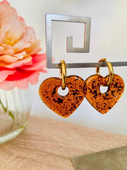 Créoles LAURA - Boucles d'oreilles cœurs personnalisables et interchangeables - Camilmari Bijoux - Créoles dorées avec paire de coeurs