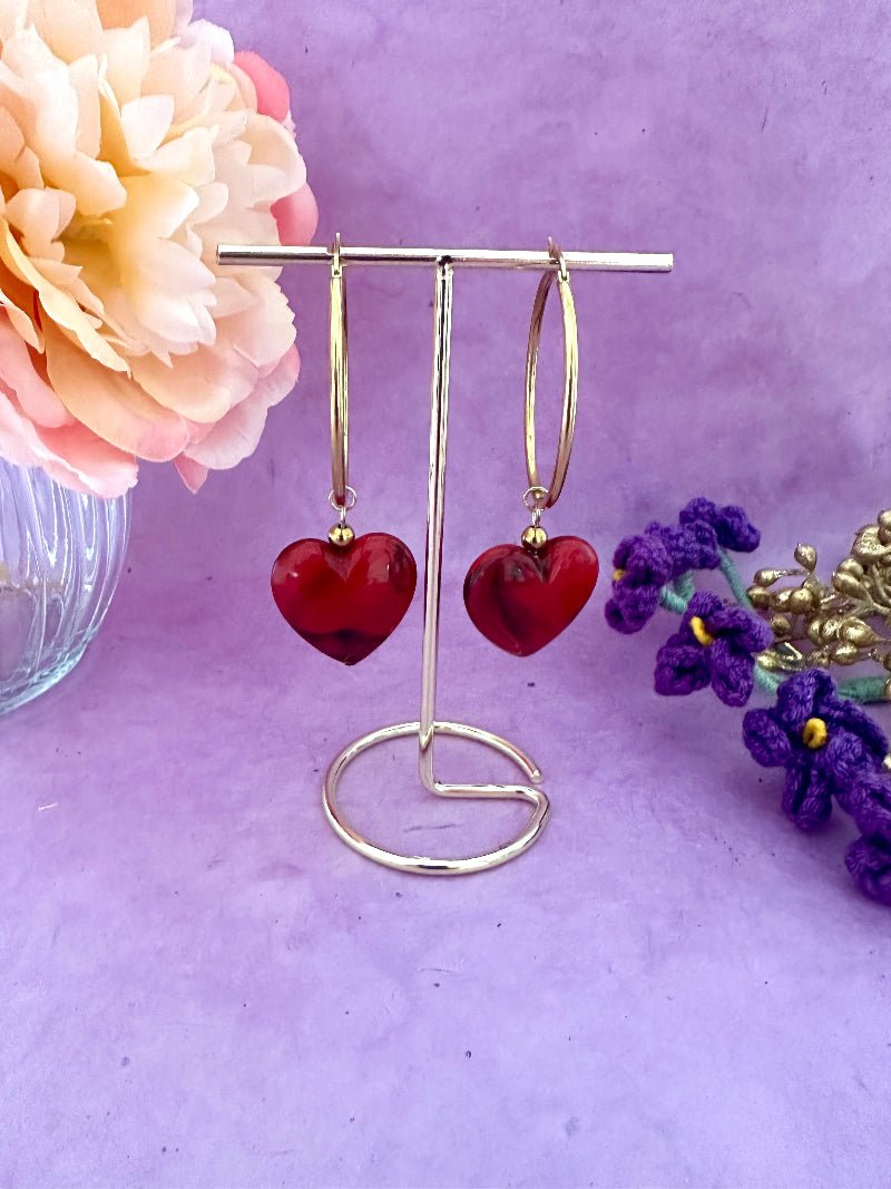 Créoles maxi cœurs rouges MAÏA en acier inoxydable et résine marbrée - Camilmari Bijoux - 