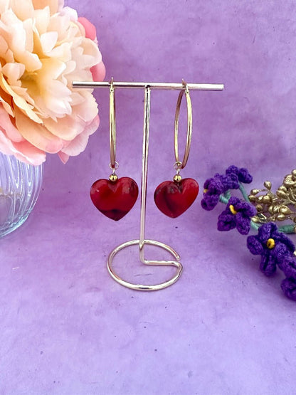 Créoles maxi cœurs rouges MAÏA en acier inoxydable et résine marbrée - Camilmari Bijoux - 